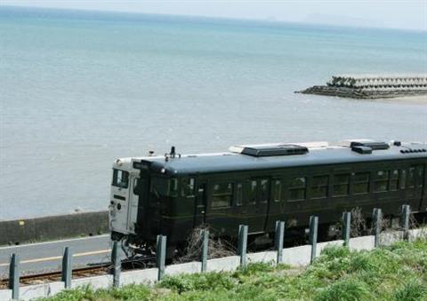 「指宿のたまて箱」車両　写真提供：JR九州